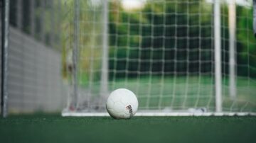 Mioduski w oderwaniu od rzeczywistości. Właściciel Legii ucieka w slogany