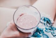 10 najpopularniejszych przepisów na smoothie – szybkie i proste pomysły