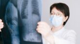 Złamanie kości – objawy, diagnostyka, leczenie i powrót do treningu